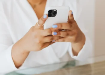 why are my contacts gone on iphone