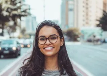 wash and wear haircuts for over 60 with glasses