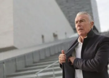 over 60 low maintenance medium length layered grey hair styles