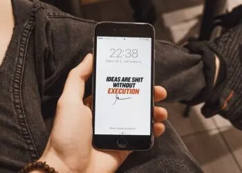 how to keep iphone screen from locking