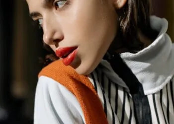 Youthful Hairstyles Over 50 Medium-Length with Layers